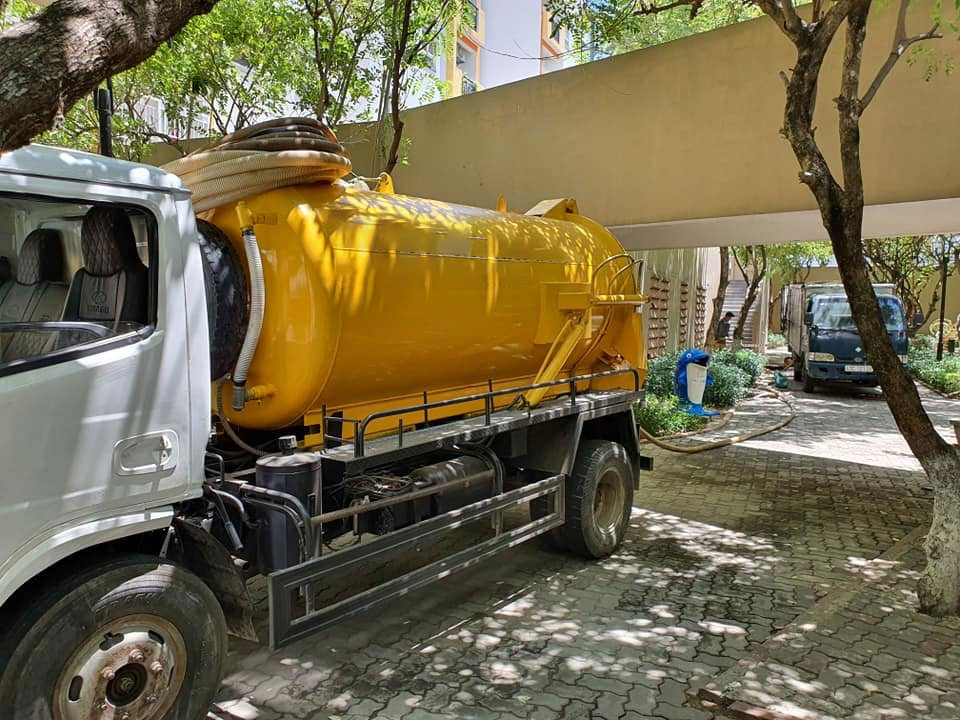 doi-tho-hut-ham-cau-tai-krong-ana-lam-viec-chuyen-nghiep1