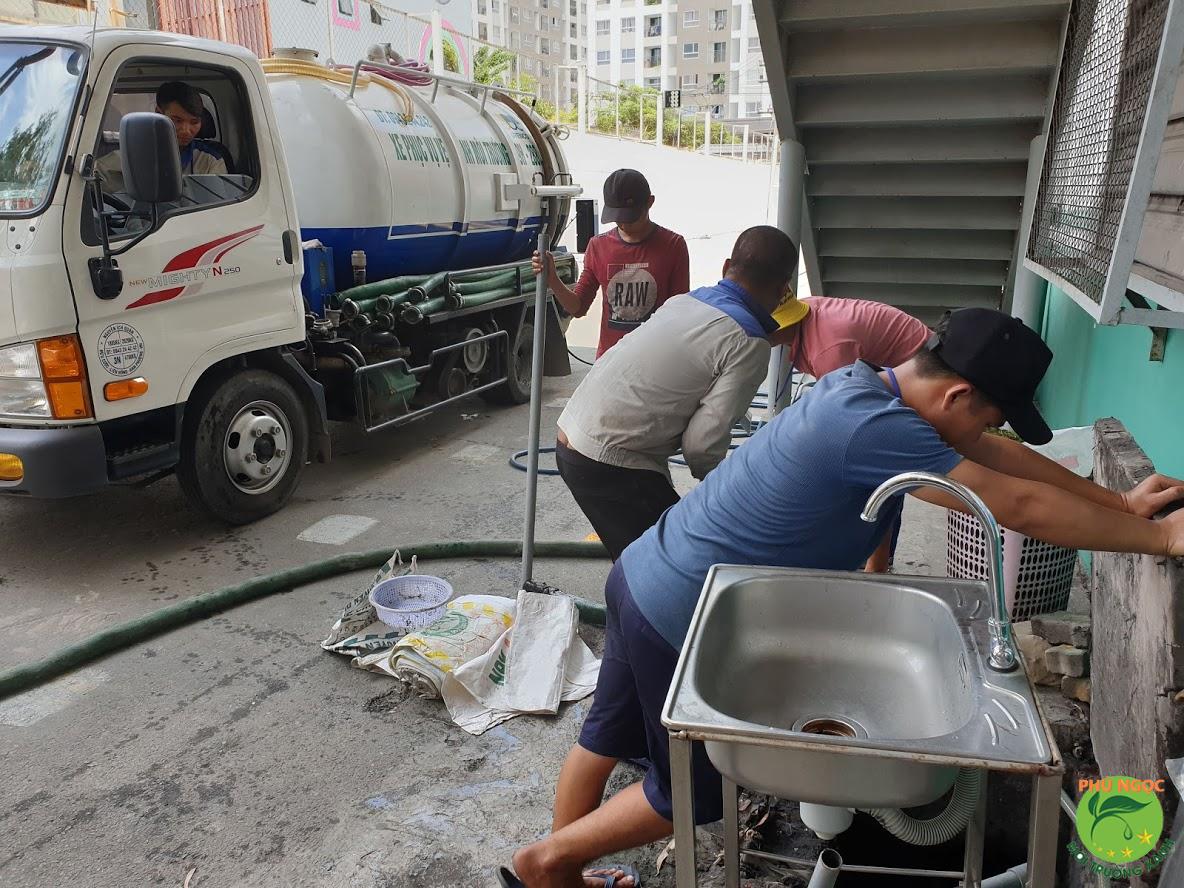 hut-ham-cau-gia-bao-nhieu-bang-gia-moi-nhat-2020-4-3 Dịch vụ hút hầm cầu Huyện Lắk – hỗ trợ 24/24